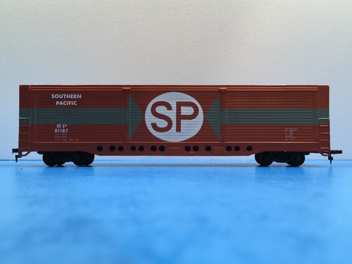 HO Scale "Southern Pacific" 51187 Freight Train Box Car #8
