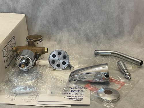 Vintage Chicago Faucet Renaissance Collection Chrome Shower Head Tub 5016 384CP