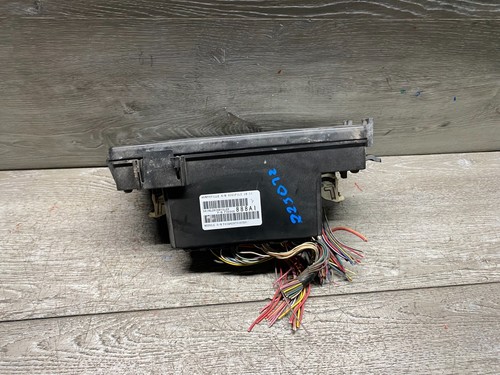 OEM 2006 DODGE RAM 1500 GAS FRONT UNDR HOOD INTEGRATED FUSE BOX RELAY TEMIC BOX - Picture 3 of 6