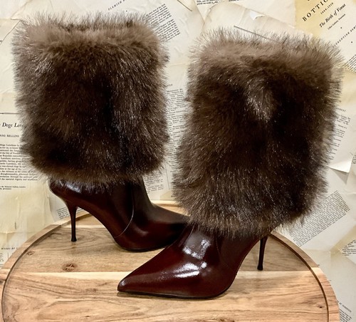 Stivali pieghevoli Anthropologie Jeffrey Campbell termici in pelliccia sintetica marrone 7 NUOVI - Foto 6 di 9