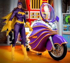 McFarlane DC Direct Digital Batgirl 7   Purple Costume  and Cycle