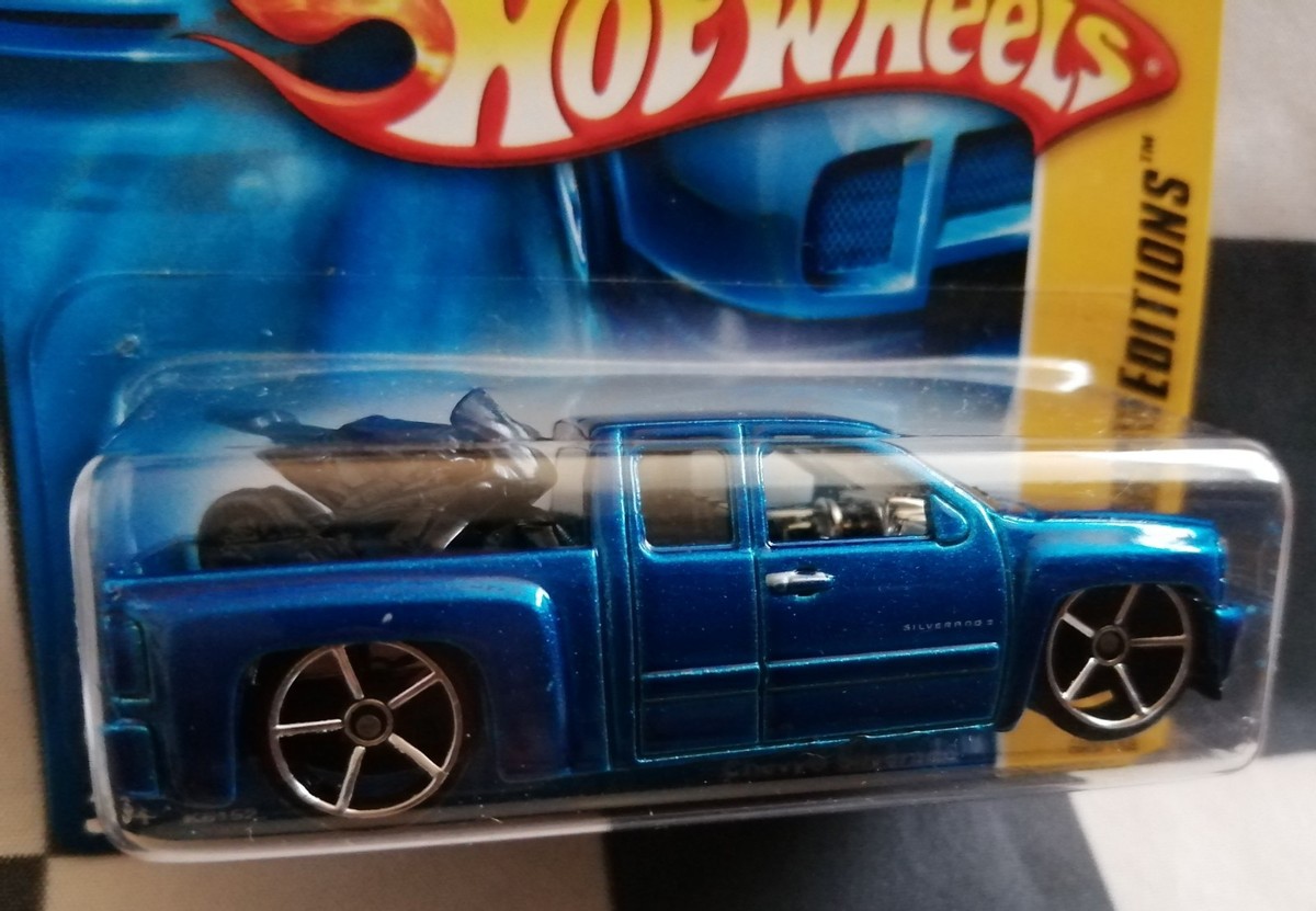 ホットウィール シェビー シルバラード 2007 FIRST EDITIONS Hot Wheels 2007 First Editions Chevy Silverado Short Card 020/156