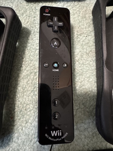 Nintendo Wii Motion Plus Controller Black Remote w/ Misc Accessories - Picture 2 of 4