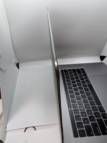 2017 Apple MacBook Pro 15" i7 RETINA 16GB RAM 1TB SSD Space Gray A1707 - Zdjęcie 8 z 10