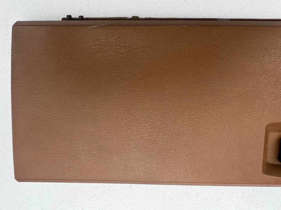 Ford F-150 F-250 F-350 Bronco 1980-1986 tablero guantera compartimento puerta bronceado Foto 4 de 4