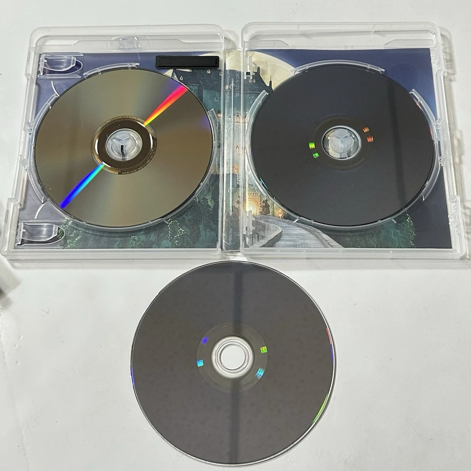 Hotel Transylvania (3D + Blu-ray + DVD, 2013,3-Discs w/ Lenticular Slipcover) - Image 4 of 4