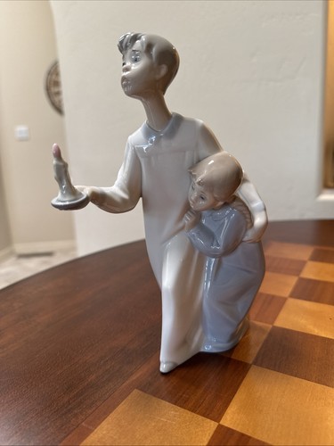 LLADRO 4874 JUNGE MÄDCHEN NACHTWÄSCHE KERZE PORZELLAN FIGUR