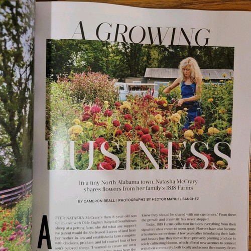 Porches & Gardens: Southern Living Magazine 2025 ~ 108 Lush Outdoor Retreats - Imagen 6 de 7