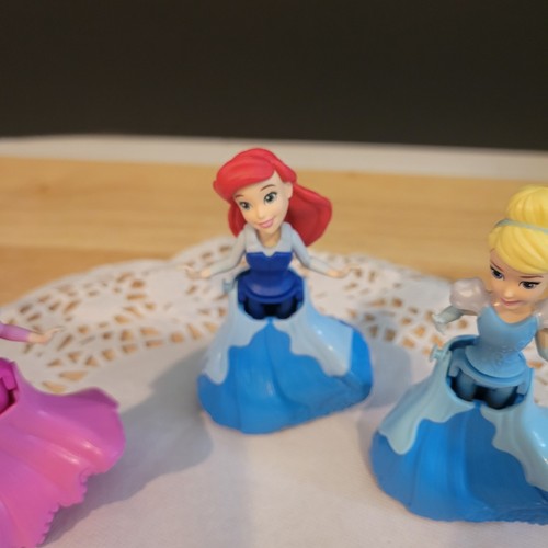 Lote De Cuatro Figuras Clip Princesa Real Disney Rapunzel Cenicienta Ariel Aurora - Imagen 6 de 7