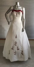 New Long Trailing Wedding Gown Dress Ivory  Red Size 6 Dress Easy To Carry .