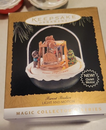 Hallmark Andenken Ornament WALD TUMMELN Licht & Bewegung mit Box Top Posten 2 - Bild 17 von 22