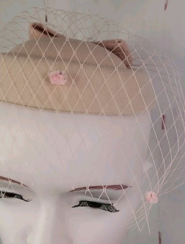 Vintage Blush Pink Fascinator Hat with Bow Faux Pearls Netting with Pom Poms - Picture 3 of 18