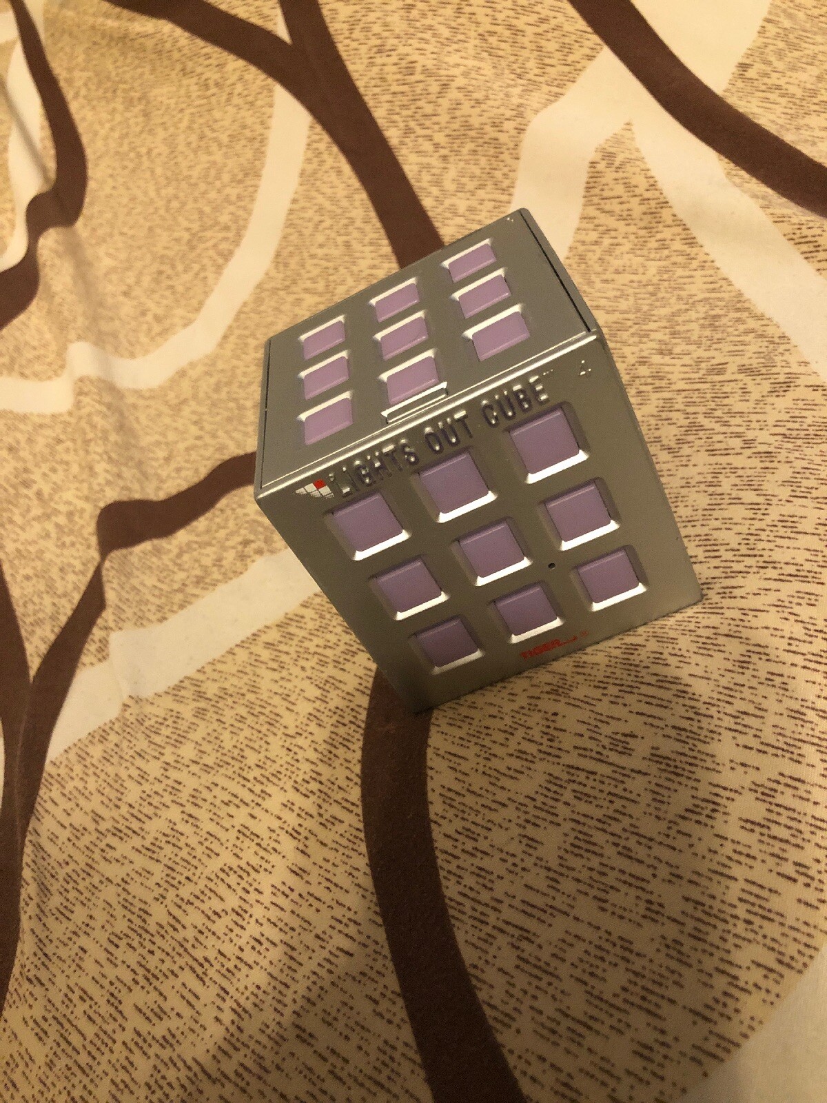 Lights Out Cube Electronic Game By Tiger Electronics WORKING R10616 Lights Out Cube Electronic Game By Tiger Electronics WORKING R10616