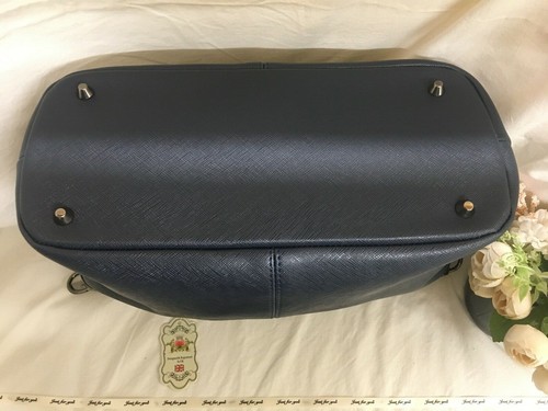 Women's large blue, faux leather handbag, with free umbrella.Fashion Only brand. - Picture 6 of 12
