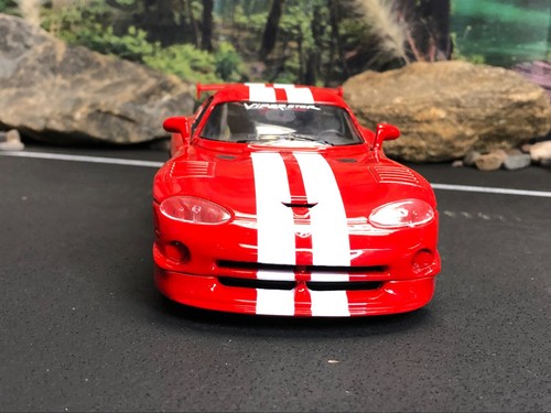 Lot of 2 ~ Imperfect 1:24 Diecast MAISTO DODGE VIPER GTSR GT2 White & Red No Box - Picture 11 of 19