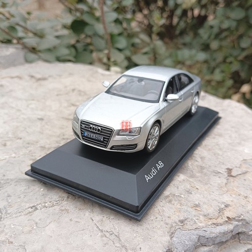 1/43 KYOSHO 2010 AUDI A8 Type D4 Silver Color - Picture 4 of 8