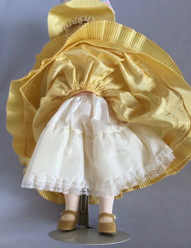 MADAME ALEXANDER JEAN INGRES GIRL 13 inch DOLL BOX AND STAND #1567 Blonde Doll - Picture 11 of 20