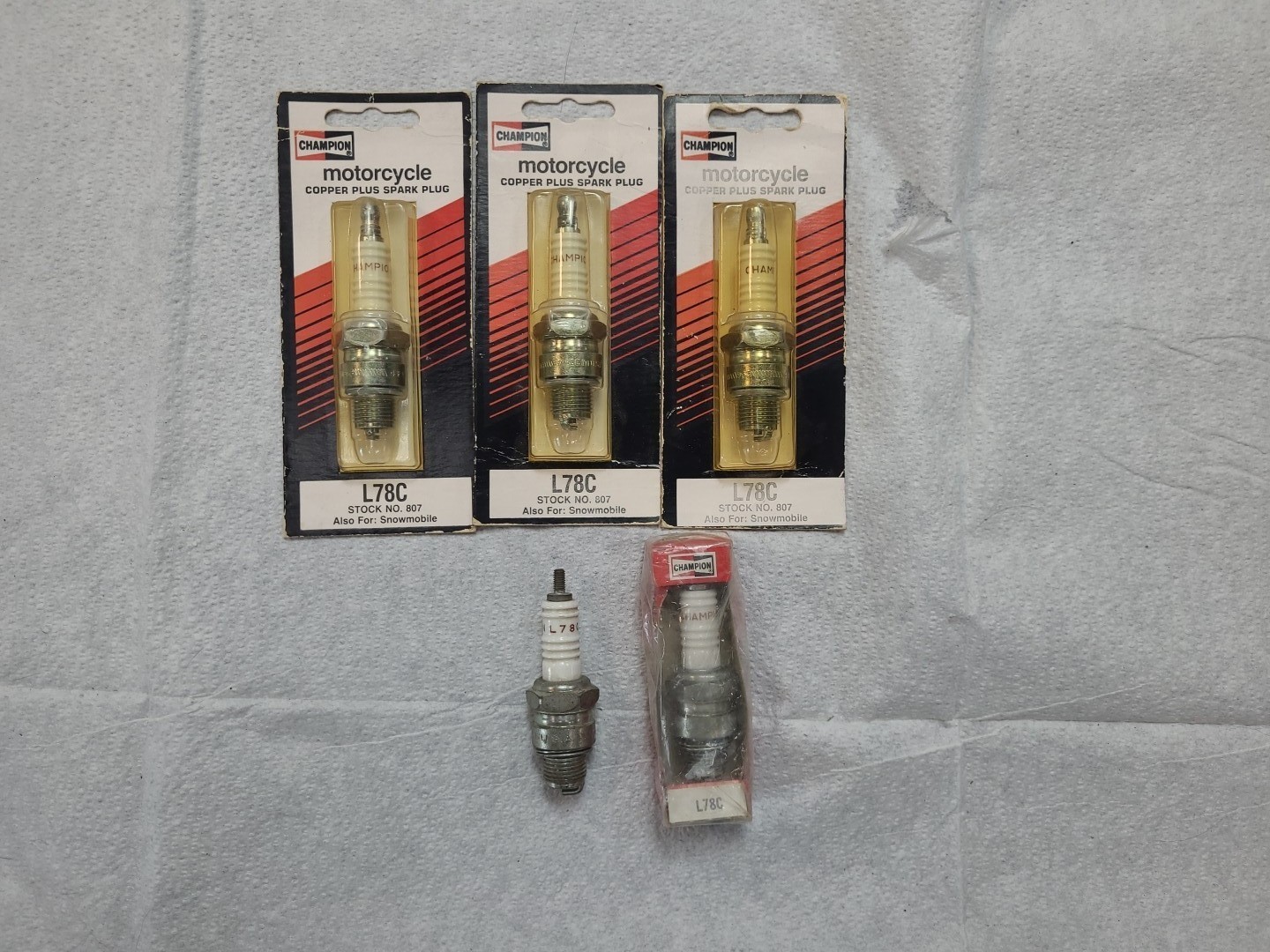 Champion L78C Small Engine Spark Plug 807 - LOT OF 5