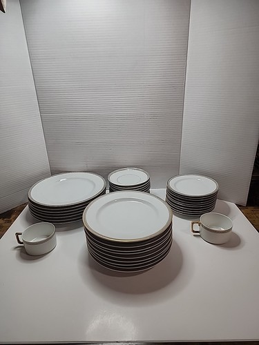 Cadena negra vintage HEINRICH H&C CO Selb Bavaria, juego de cena con adornos dorados de 40. - Imagen 1 de 14