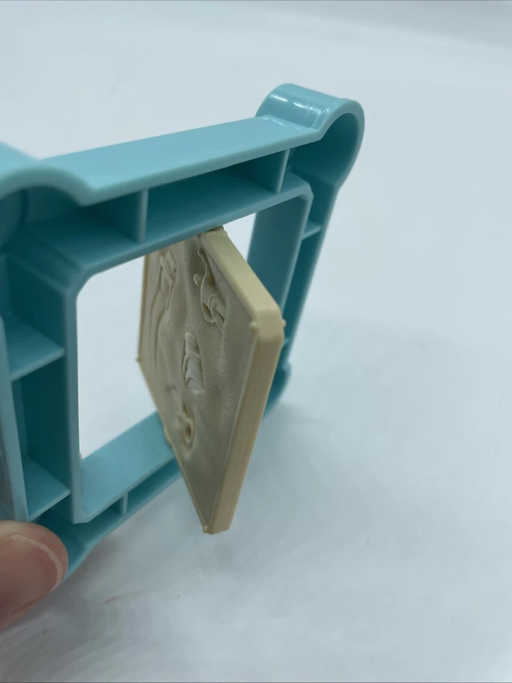 Fisher Price LOVING FAMILY Casa de muñecas ¡PISCINA PARA NIÑOS Y CAJA DE ARENA SE VOLTEA EN EL CENTRO! Foto 4 de 4