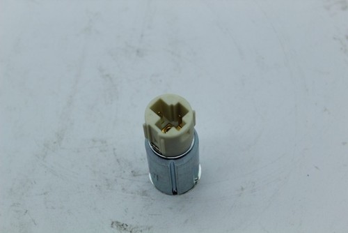 Genuine Mazda Power Outlet Socket CD83-66-297B - Picture 2 of 5