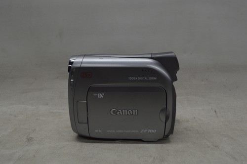 Canon ZR700 Digital Video Camcorder - Picture 2 of 4
