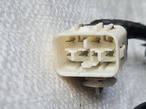 Cerradura puerta actuador puerta delantera derecha Avensis Verso M2 año 01-11 - Imagen 2 de 3