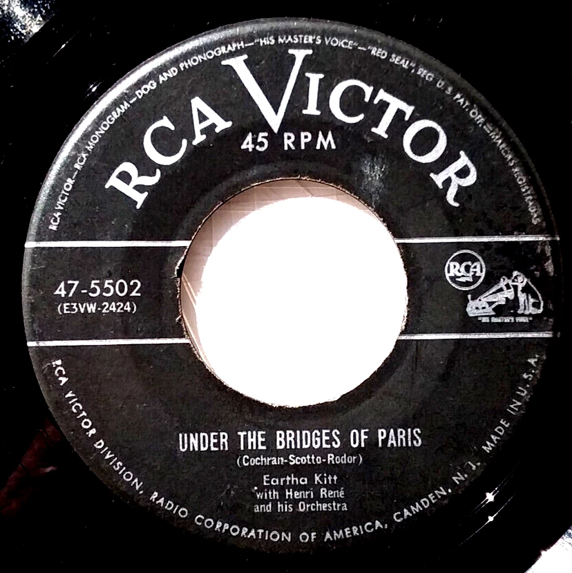 EARTHA KITT - Santa Baby / Under The Bridges Of Paris - Vinyl 45rpm RCA 1953 Foto 4 de 4