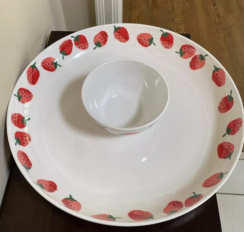 NEW! Kate Spade New York "STRAWBERRIES" Chip and Dip Bowl Red and White - Picture 2 of 5