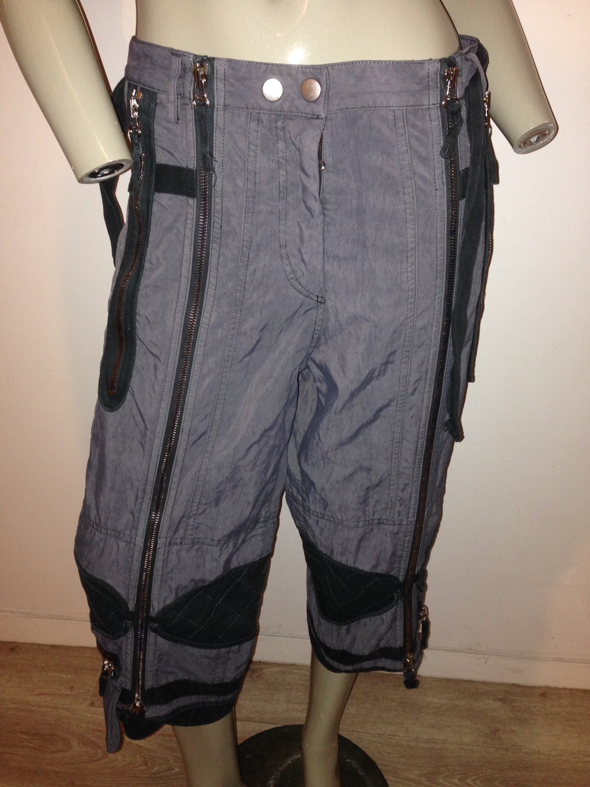 SHORT DE size 36 TYPE PARACHUTISTE DE CHEZ DRIES VAN NOTEN SHORT DE size 36 TYPE PARACHUTISTE DE CHEZ DRIES VAN NOTEN