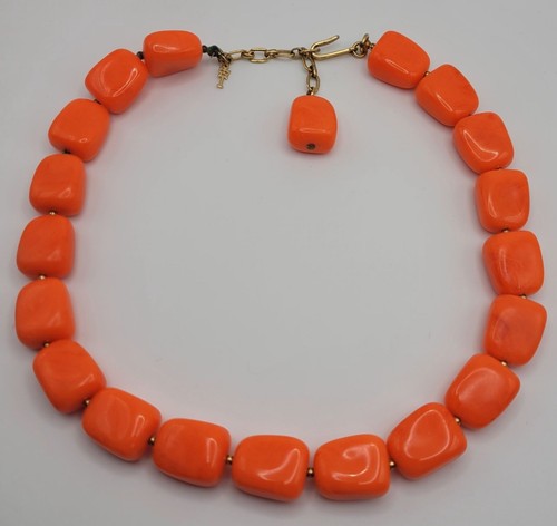 Vintage TRIFARI Neon Orange Lucite Chunky Choker Necklace MCM 16" - Picture 3 of 5