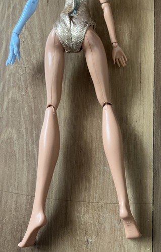 Monster High Skull Shores Muñeca Cleo De Nile con Brazo Azul Traje de Baño Pantalones 2012 LEER - Imagen 8 de 8