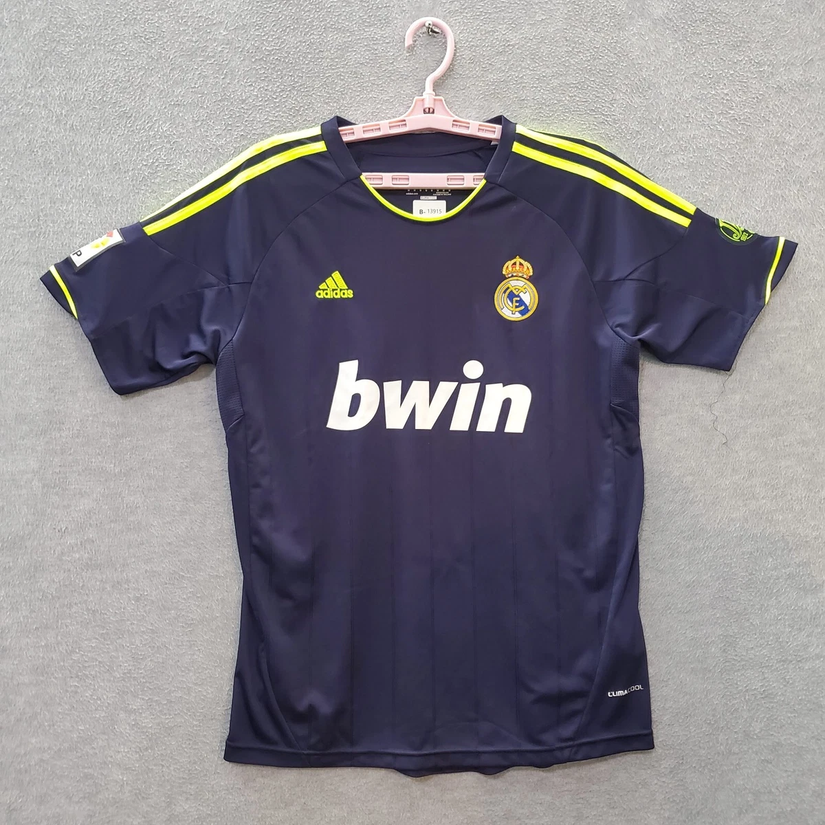 Preços baixos em Real Madrid Cristiano Ronaldo Camisas de futebol