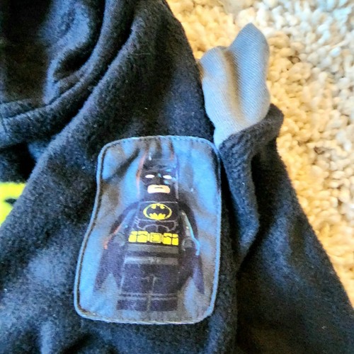 Lego Batman: Fleece Pajamas + Slippers, Size Boys XS (Shoe Size 11/12), NWT - Picture 10 of 11
