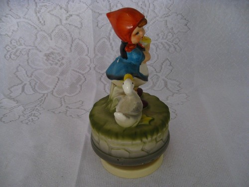Girl and Duck - (Hummel Goebel style) - Revolving Windup Music Box - Picture 2 of 6
