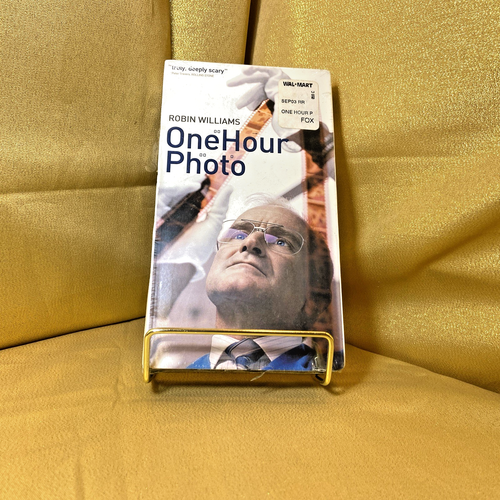 One Hour Photo (Robin Williams) VHS - Picture 1 of 5
