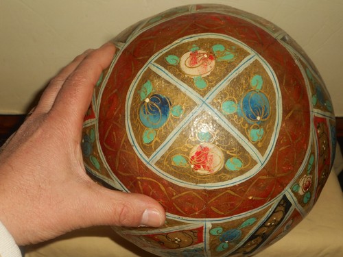 Lampe globe vessie chameau peint à la main socle bois années 60 made in Pakistan FONCTIONNE ! - Photo 10 sur 24