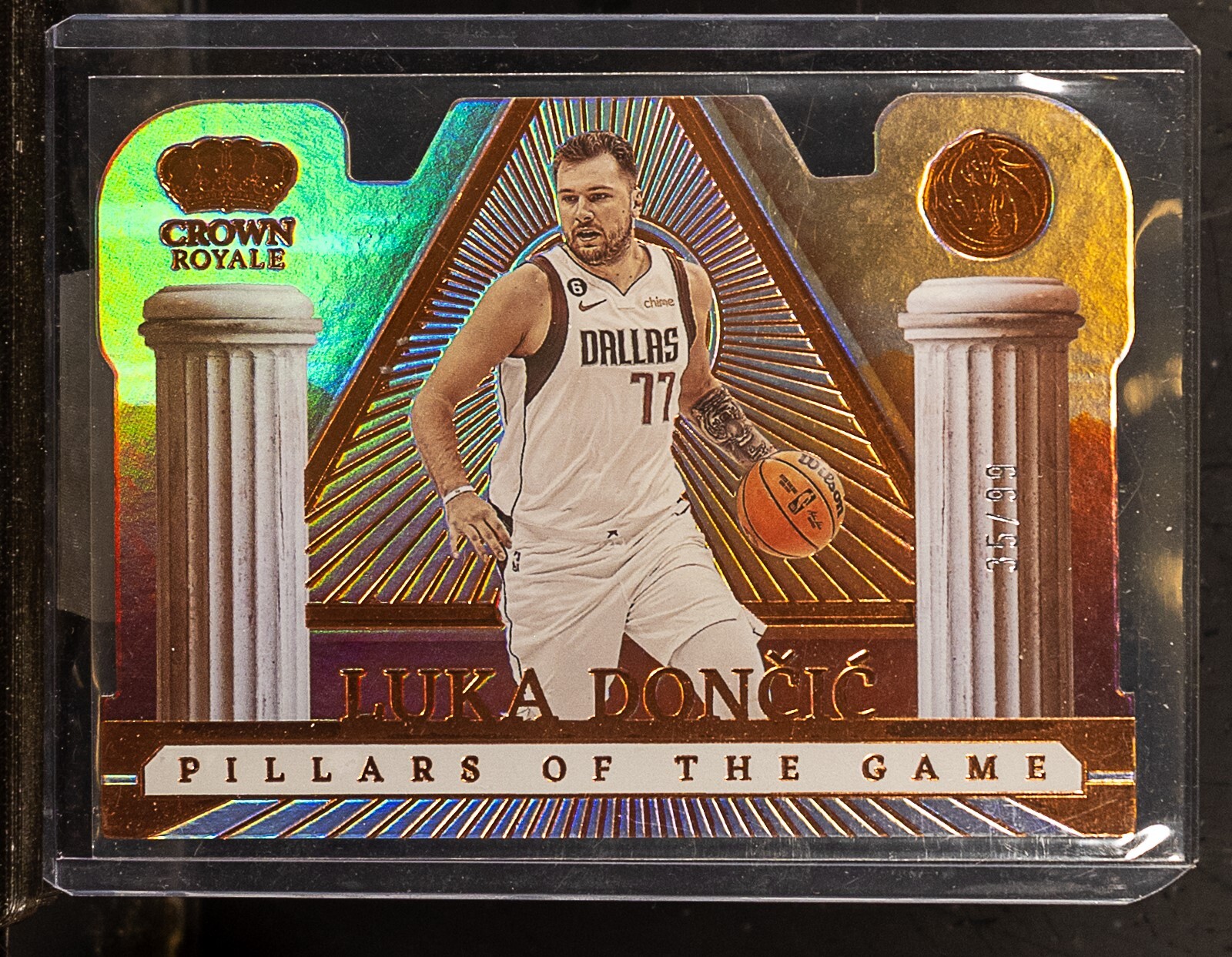 LUKA DONCIC 2022 Panini Crown Royale Pillars of the Game 35/99