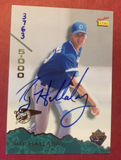 Roy Halladay Autographed Baseball Sports Trading Cards Roy Halladay Autographed Baseball Sports Trading Cards
