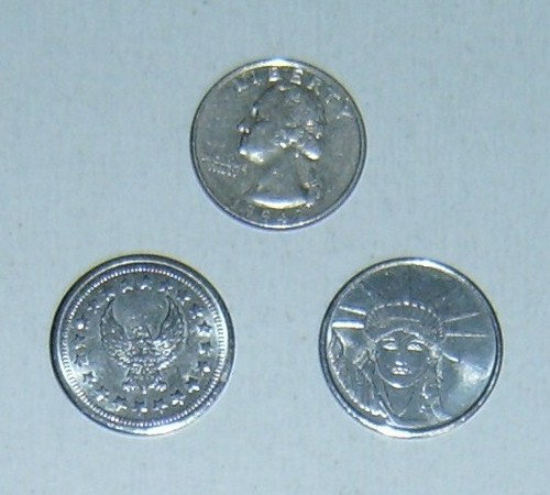 NUEVAS 300 FICHAS DE ACERO INOXIDABLE LIBERTY/EAGLE PARA MÁQUINAS TRAGAMONEDAS DE HABILIDAD PACHISLO - NUEVAS - Imagen 5 de 6
