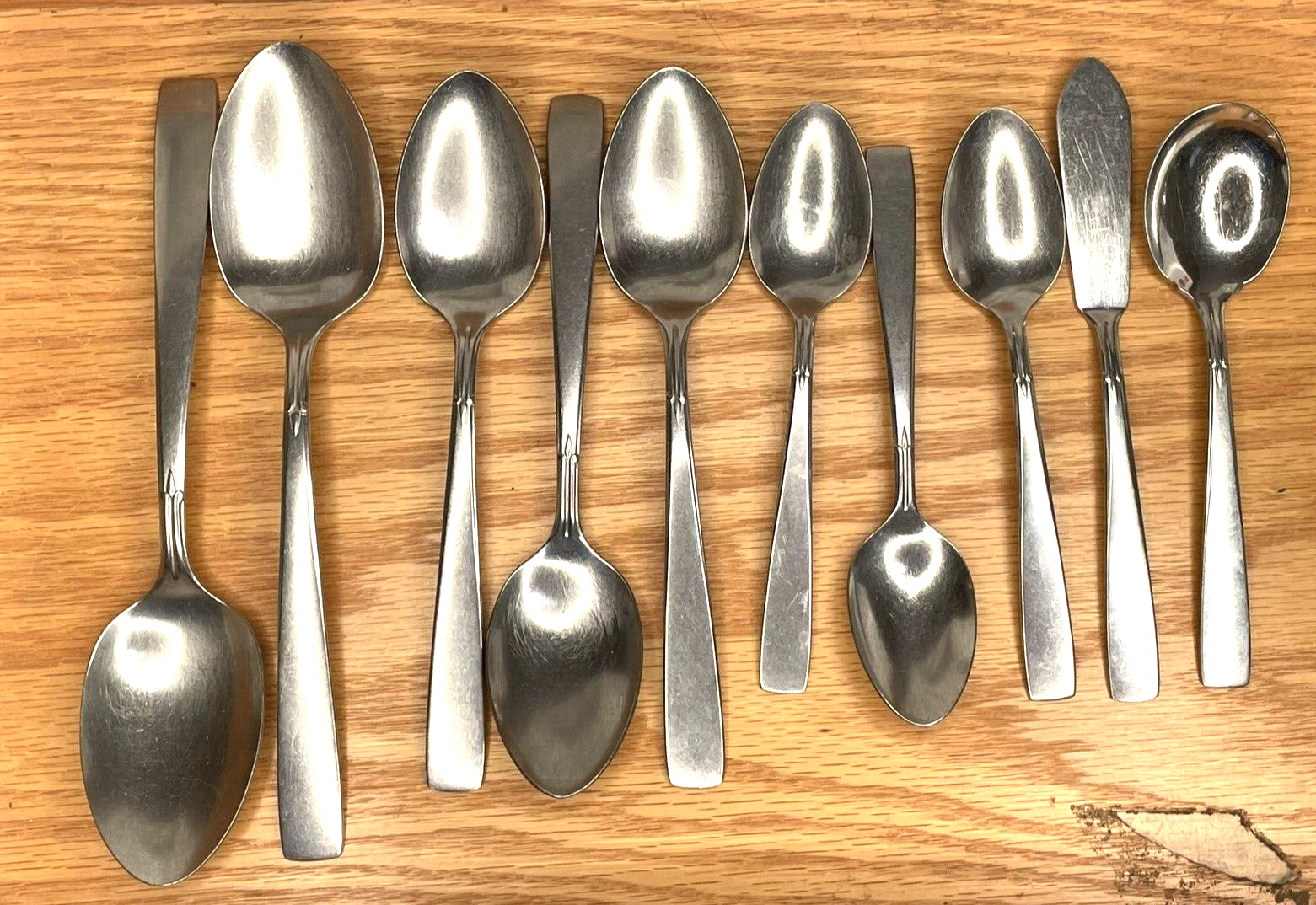Oneida Satin Accent Stainless Soup Teaspoons Serving Sugar Spoons Lot of 10