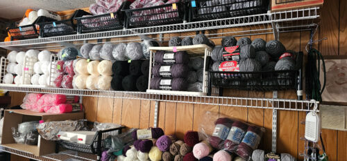 ASSORTED SKEINS OF YARN ~ Various Brands - Sizes - Colors ~ 💥 FREE SHIPPING 💥 - Picture 2 of 65