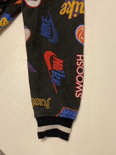 Nike Youth Pullover Hoodie Black Nike Logos All Over Print Kids Size 6 - 7 Years - Picture 11 of 13