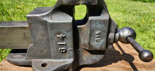 Large Vintage Athol No 614 Bench Vise, 4" Jaws, 49lbs, Opens Smoothly - Picture 8 of 14