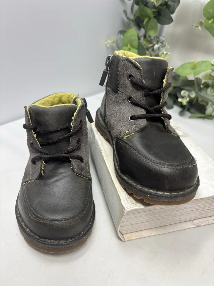 男孩尺寸 7 Ugg 靴子侧拉链麂皮绒皮革黄色毛皮复古 — 第 4/4 张图片