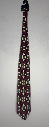 Corbata Bachrach Hombre Seda Argyle, Granate Color Negro, Dorado y Crema Hecha en EE. UU. - Imagen 3 de 6