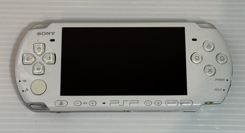 Sony PSP-3000 PSP 3000 Console White in box Region Free w/4GB memory - Excellent - Picture 2 of 22