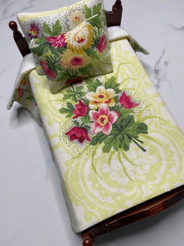Mini Dollhouse Bedspread blanket 2 Pillow 1:12scale twin size FLOWER BOUQUET - Picture 2 of 3