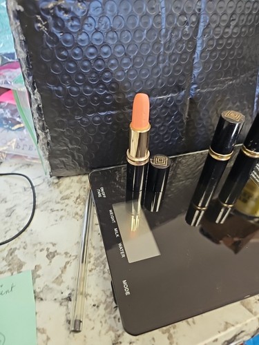 Parisian Peach (2) Lipstick Avon Rich Lot Of 3 Lucient New Old Stock Without Box - Picture 3 of 3