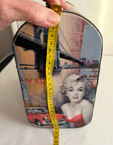 Marilyn Monroe Collectible Case Empty Used - Picture 2 of 11
